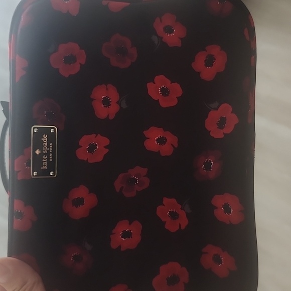 Kate Spade New York "Wilson Road Poppy" Collection - Picture 9 of 13